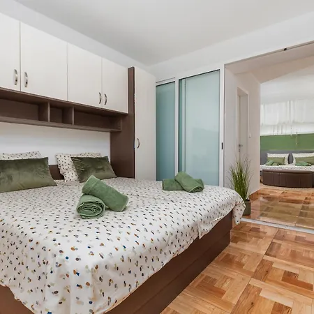 Apartmán With Parking Space - 12336 *