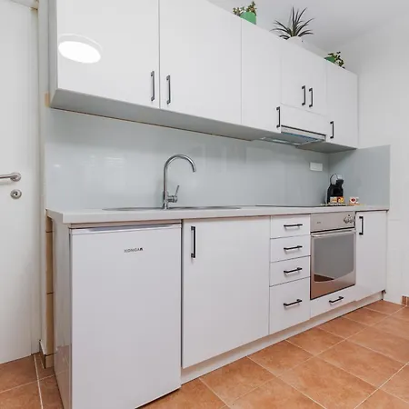 Apartamento With Parking Space - 12336 Makarska